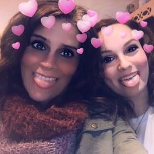 Meet your Posher, Stacy